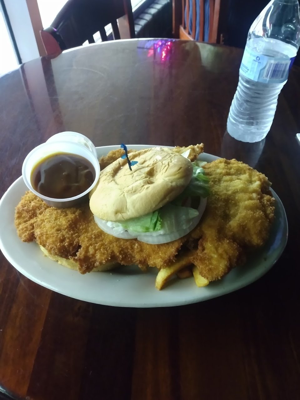 Casual American dishes served from morning to late night.